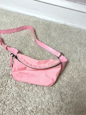 Universal Thread Pink Belt Crossbody Bag